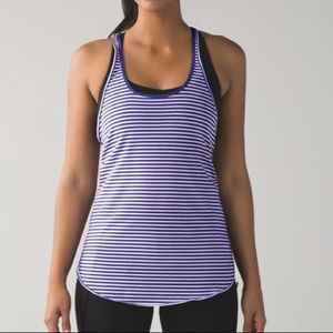 Lululemon tank no size tag est size 4